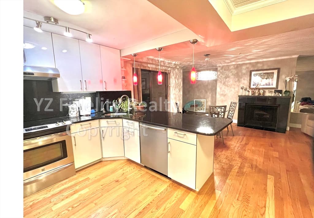 54 Concord Ave #403 photo 3