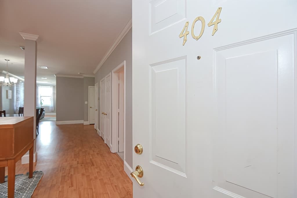 426 Mount Hope St #404 photo 5