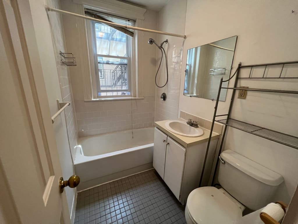 84 Gordon Street #205 photo 4