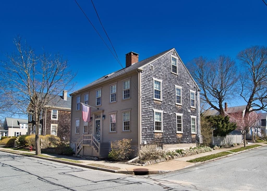 69 Fort St