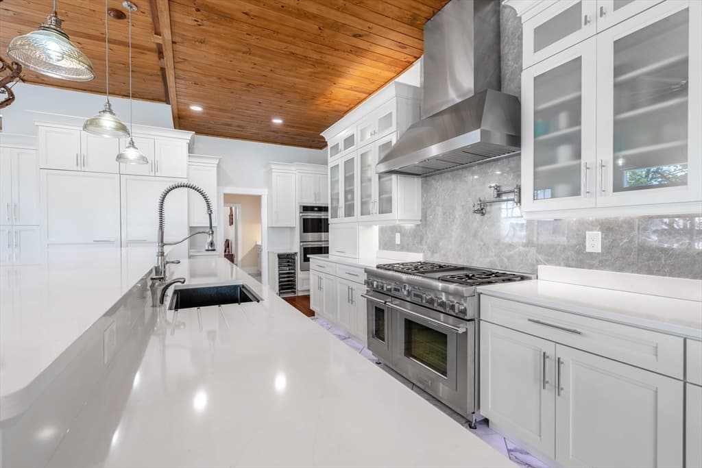 75 Clifton Ave photo 2