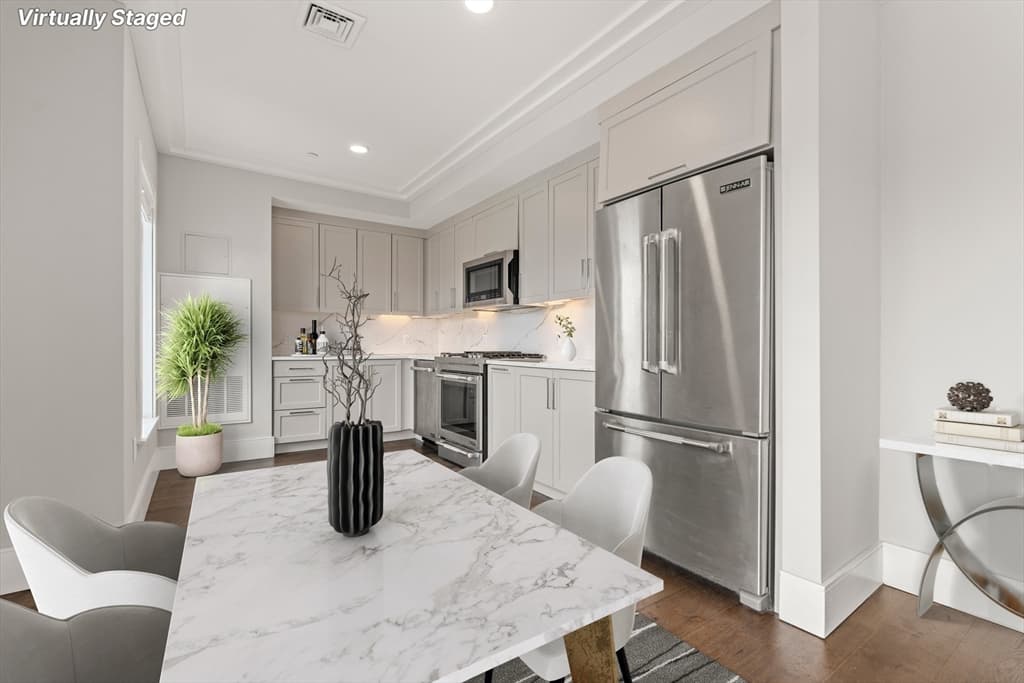 214 Market St #407 photo 2