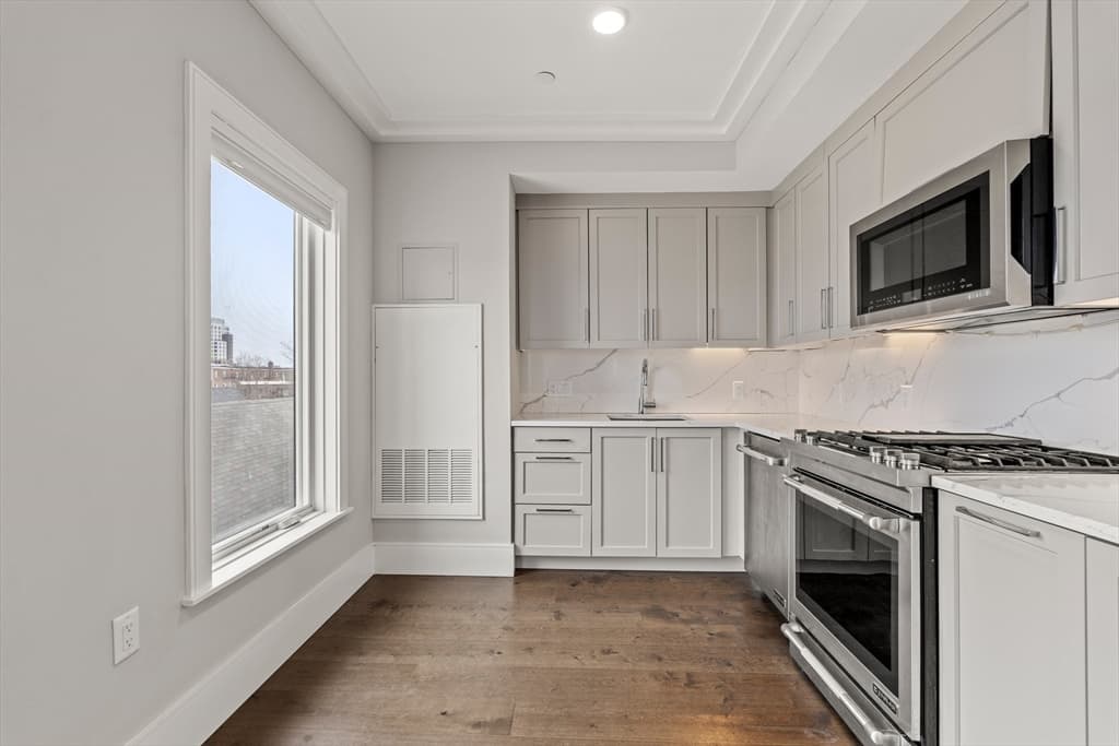 214 Market St #407 photo 4