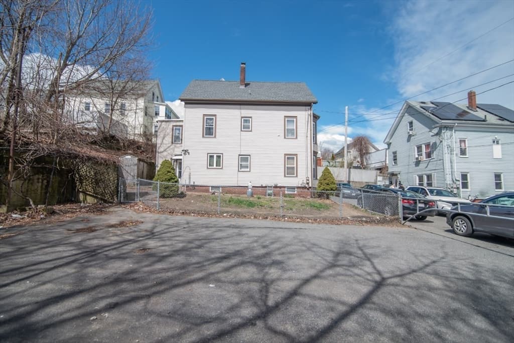 70 Jackson St photo 4
