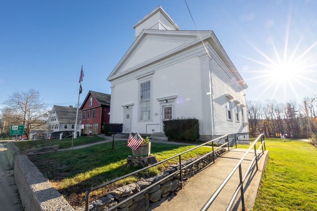 127 Main St