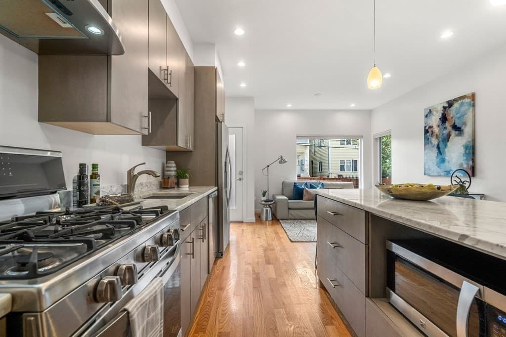 161 Auburn St #161 photo 3