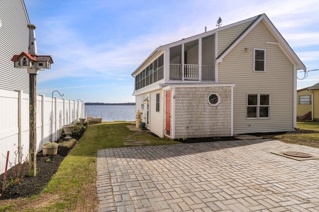 105 Staples Shore Rd