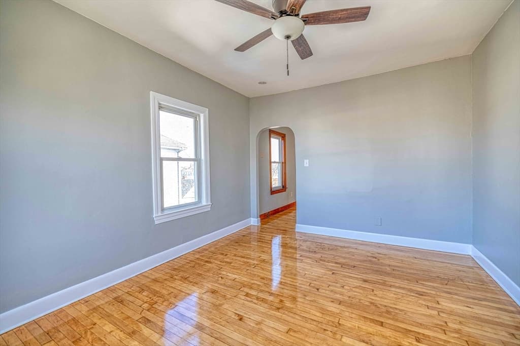 425 Anthony St #3 photo 2
