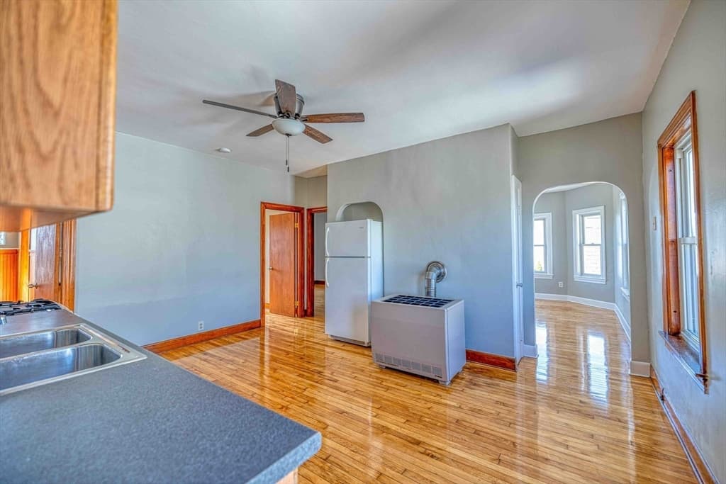 425 Anthony St #3 photo 3
