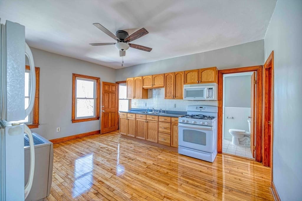 425 Anthony St #3 photo 4