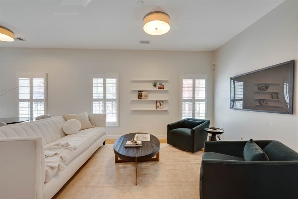 242 Shawmut Ave #1B photo 3