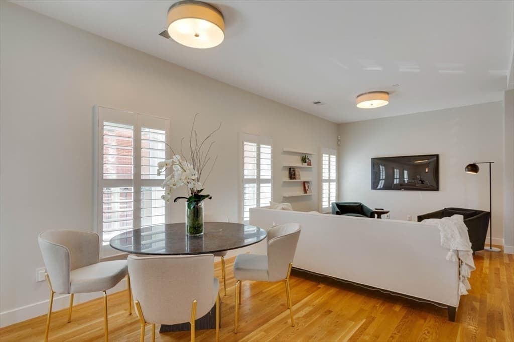 242 Shawmut Ave #1B