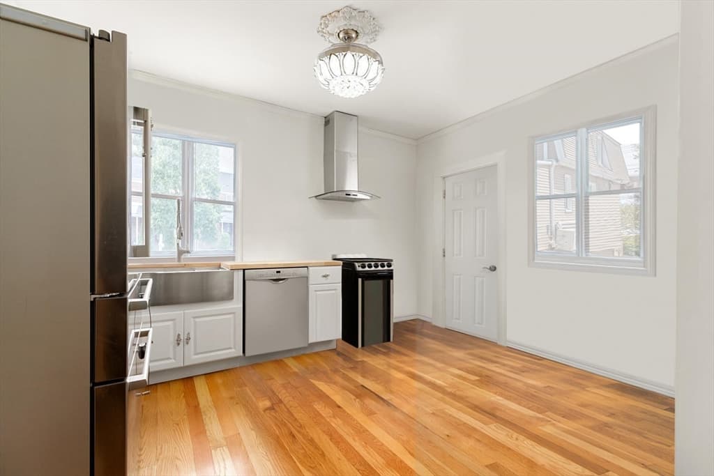 162-164 Tremont Street photo 3