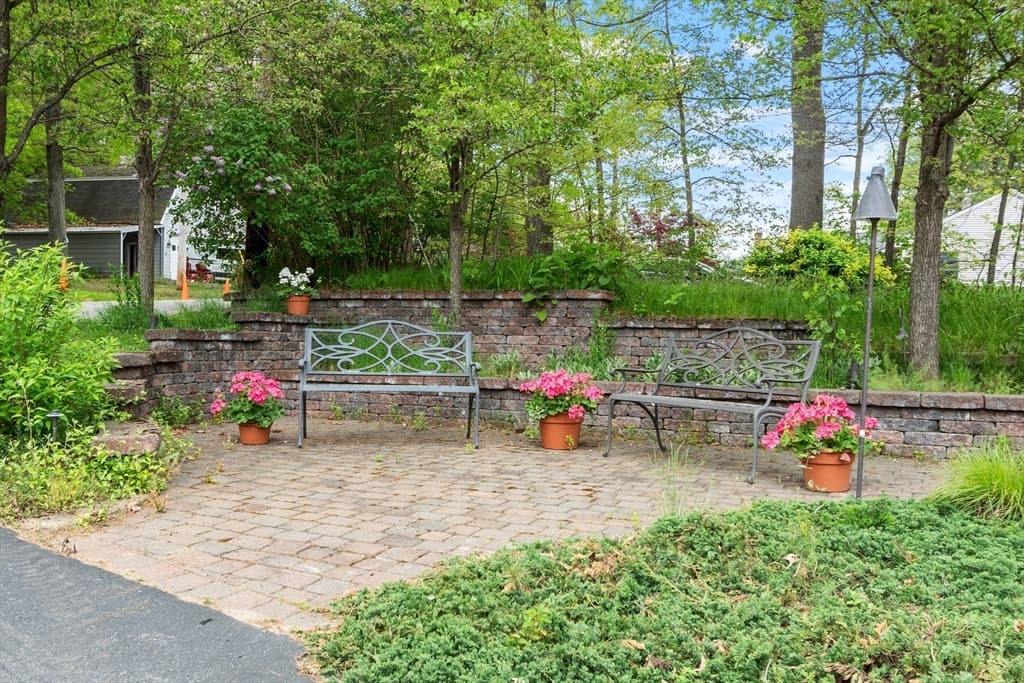 60 Pine Point Road photo 4