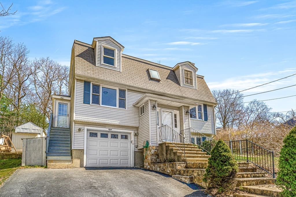 8 Waite Ave photo 3