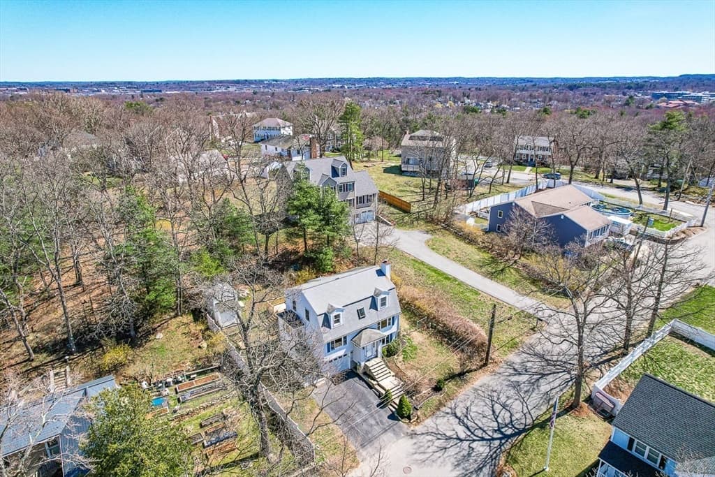 8 Waite Ave photo 5