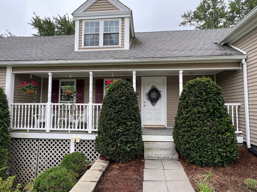 146 Hayden Rowe St photo 3