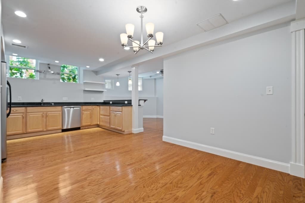 15 Strathmore Rd #A photo 3