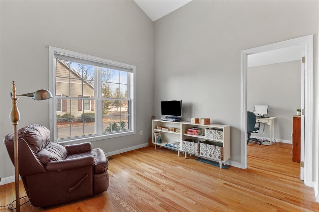 15 Roosevelt Ave #D photo 5