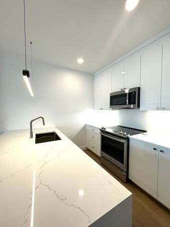 654 E Broadway #303
