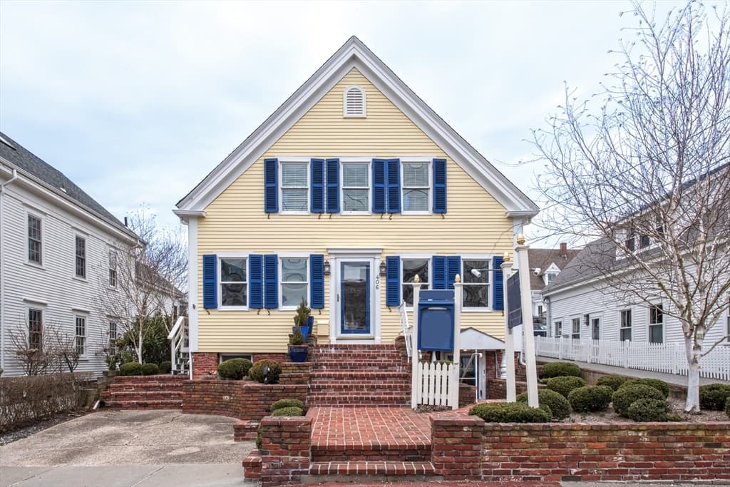 406 Commercial St #1, 2 &3