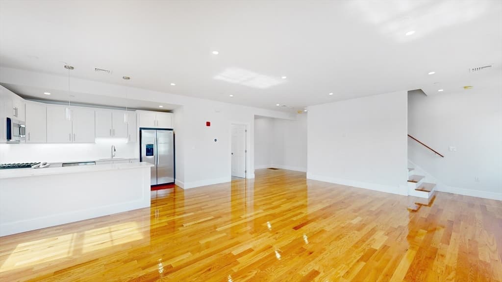 74 Douglas Street #2
