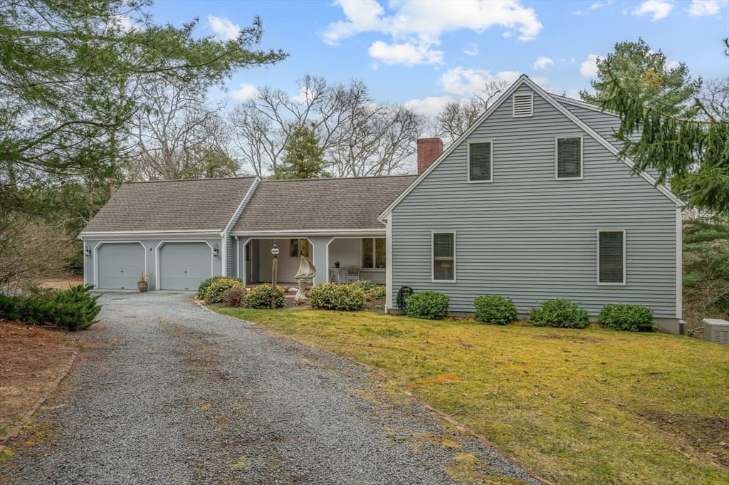 4 Waterside Dr photo 2