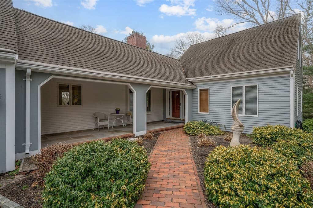 4 Waterside Dr photo 4