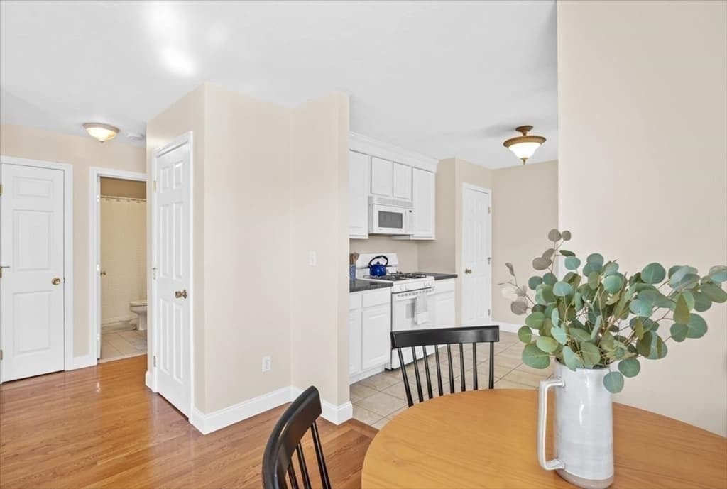 468-470 Sea Street photo 4