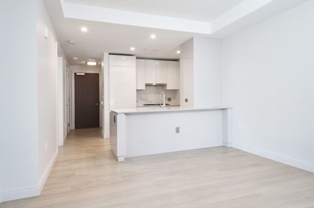 133 Seaport Blvd #619 photo 5