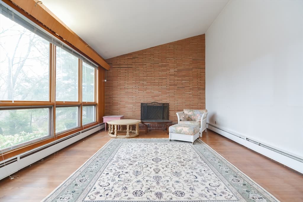 119 Ridge St photo 5