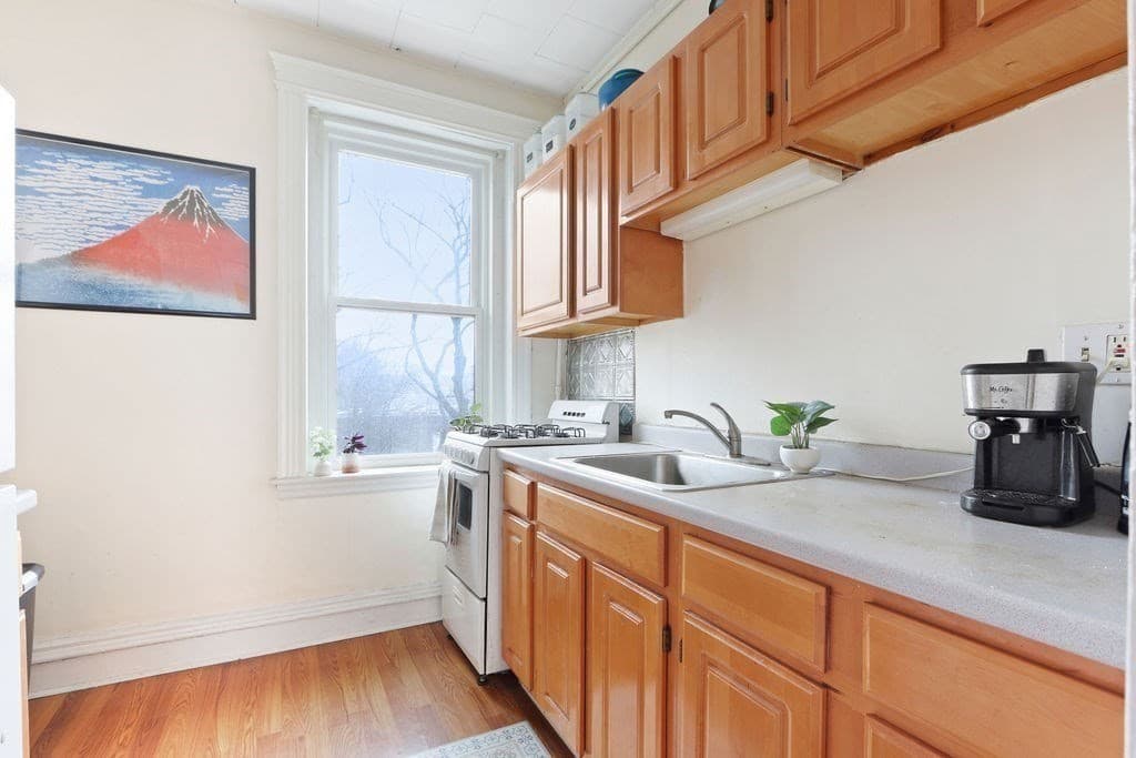 50 Charlesgate East #189 photo 2
