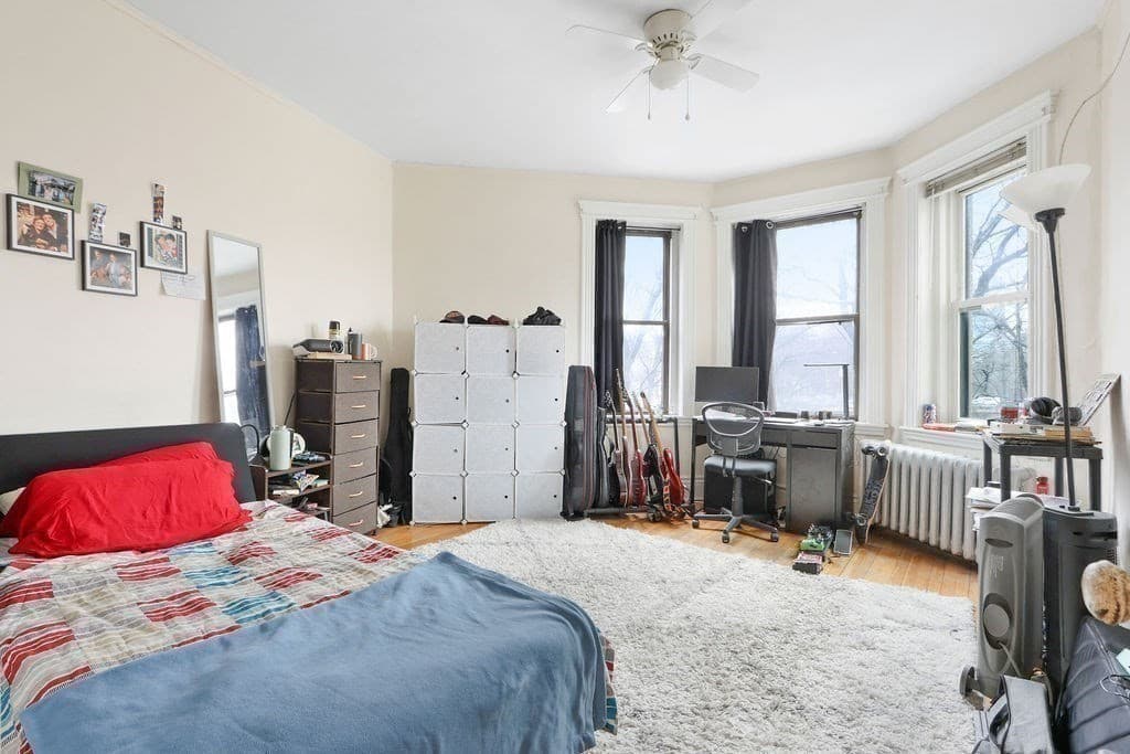 50 Charlesgate East #189 photo 5