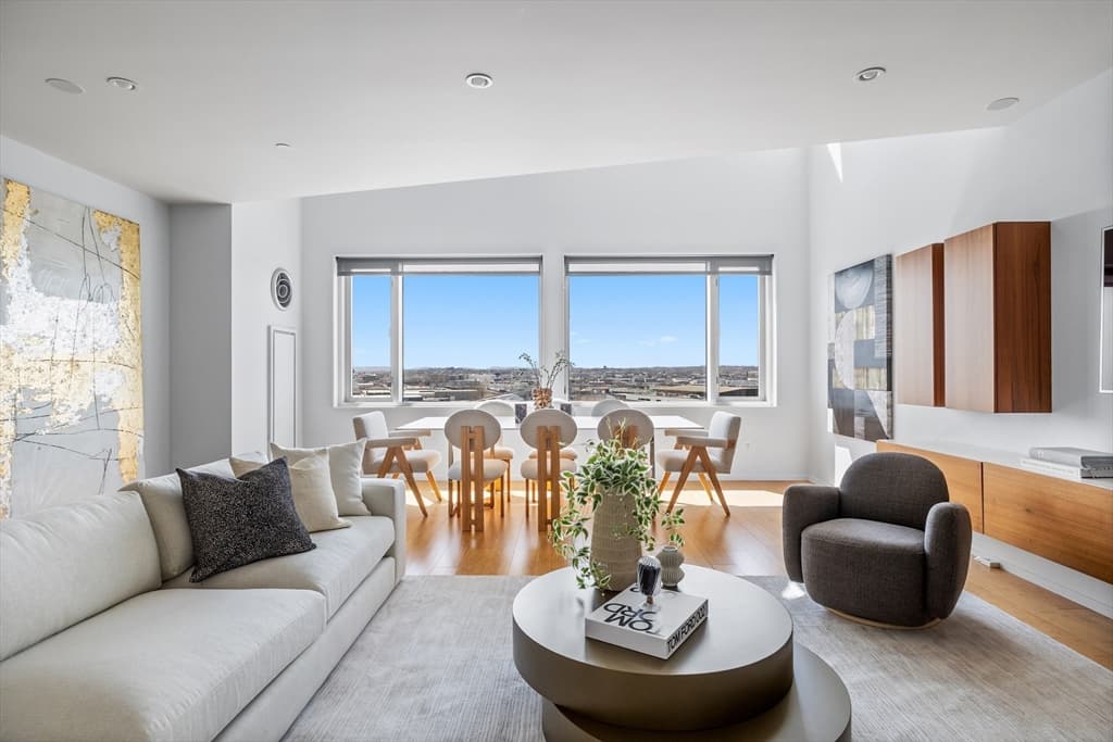 141 Dorchester Avenue #812 photo 2