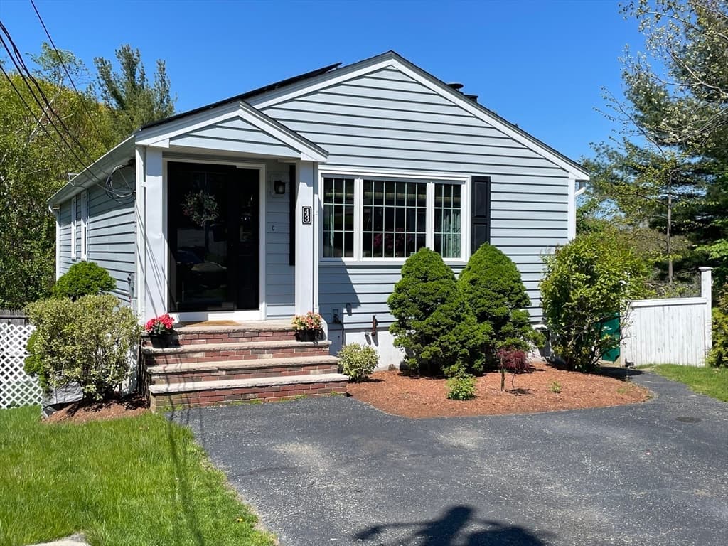 43 Mary Ellen Drive photo 2