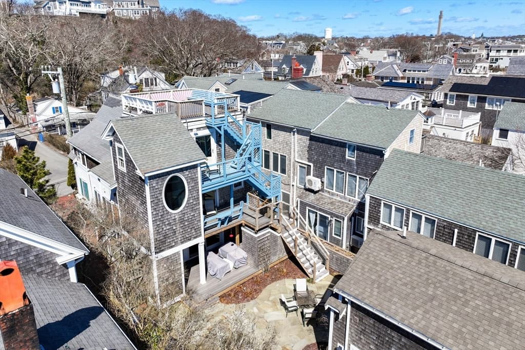 43 Commercial Street #B photo 3