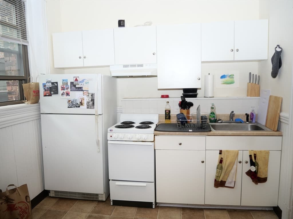 1382 Beacon #16 photo 2