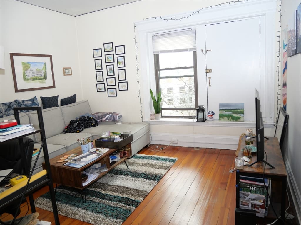 1382 Beacon #16