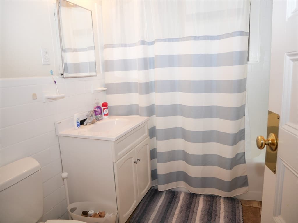 1382 Beacon #16 photo 5