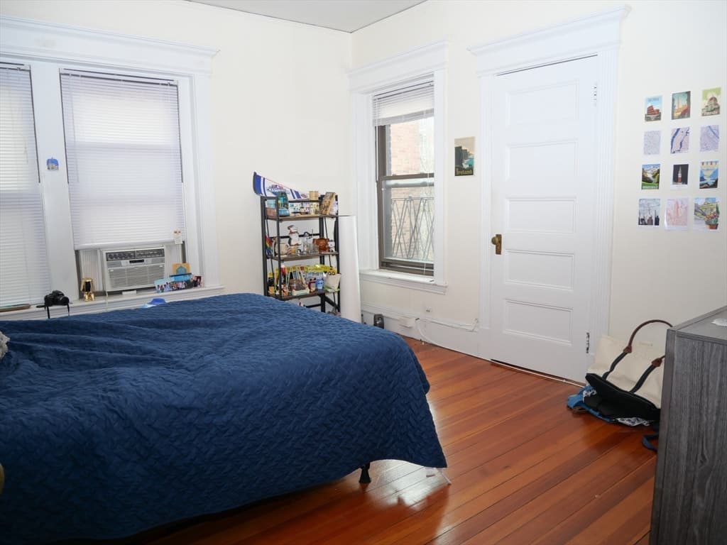 1382 Beacon #16 photo 4