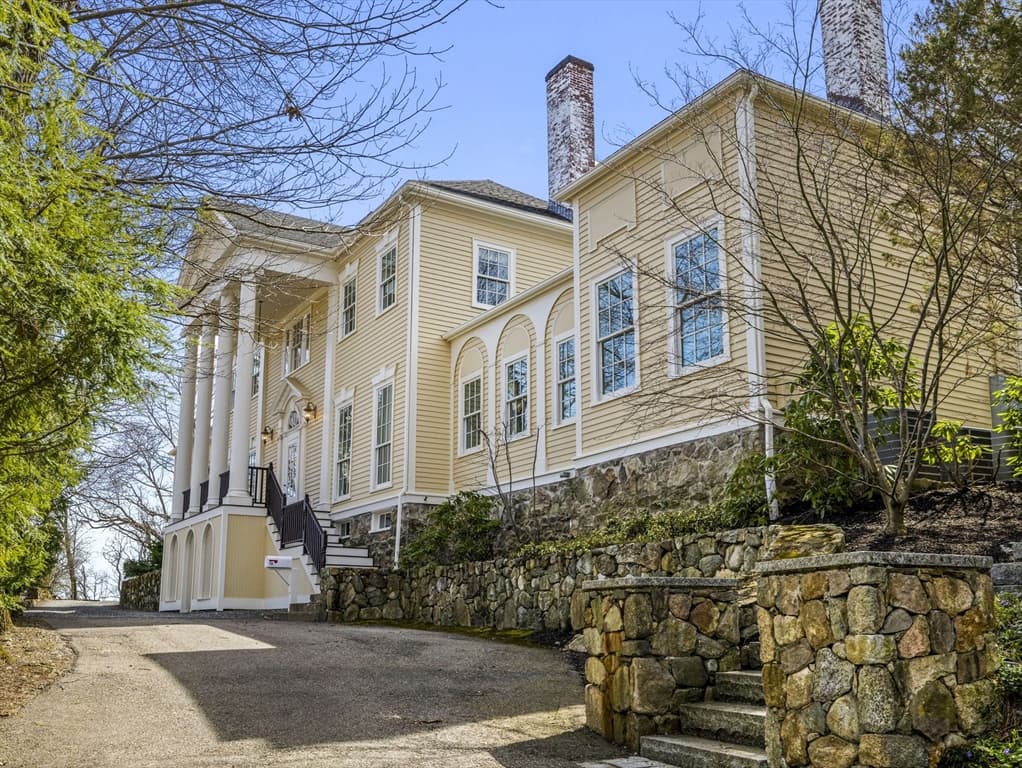 12 Rock Hill St