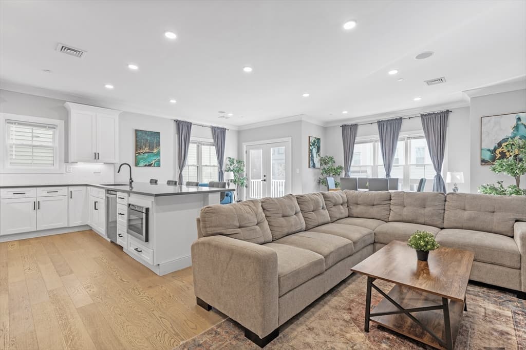 225 Havre Street #3 photo 5