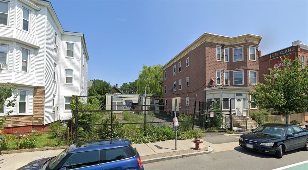 453 Somerville Ave photo 3