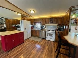 74 Kimberly Court photo 4
