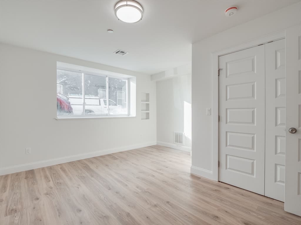 14 William St #1 photo 2
