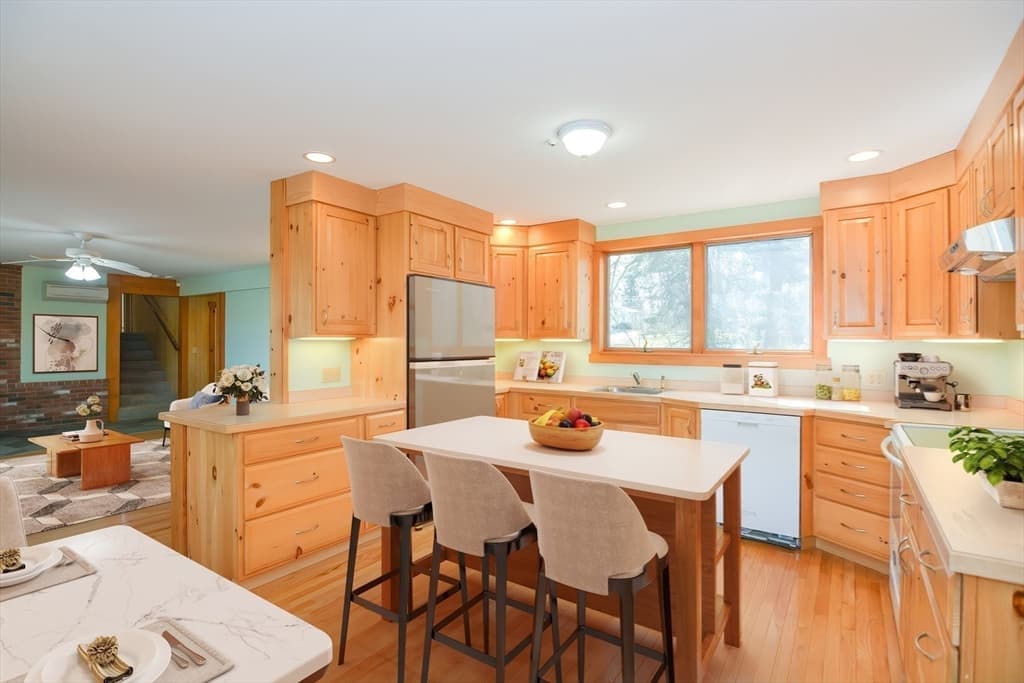 4 Mill Pond Road photo 3