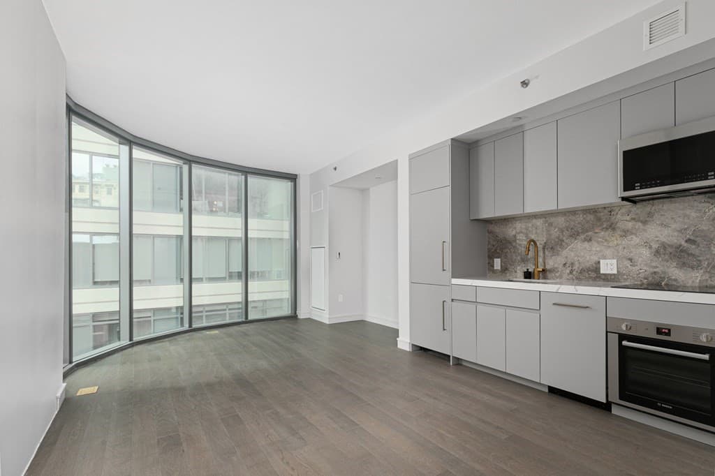 55 Lagrange St #701