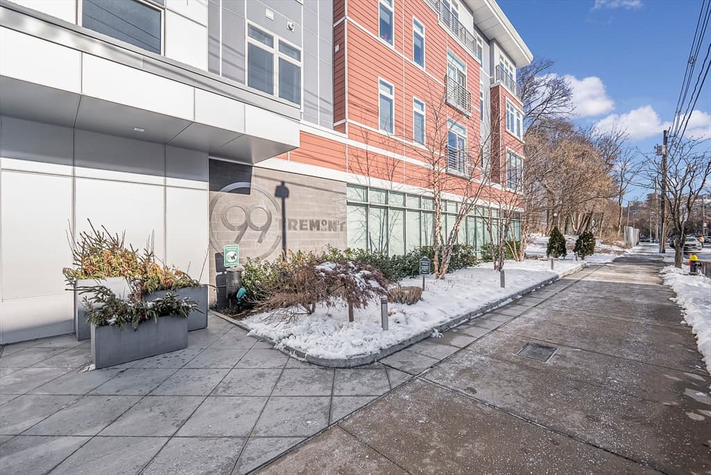 99 Tremont St #516
