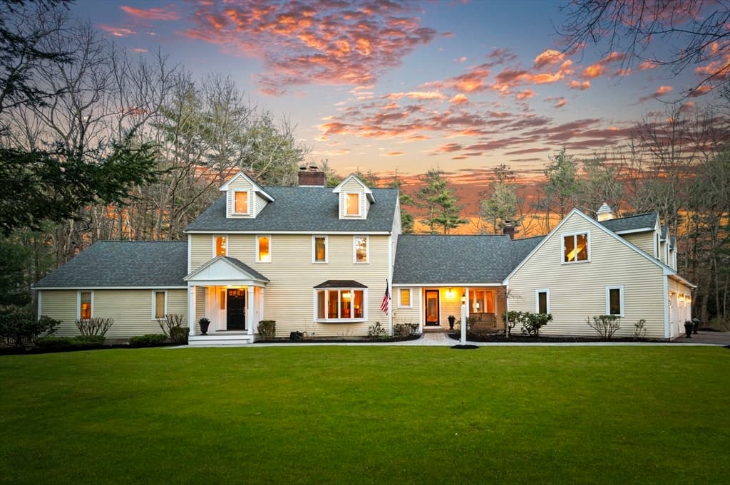 22 Parish Ln