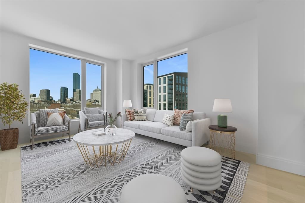 380 Harrison #1013 photo 2